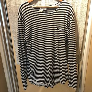 Urban outfitters feathers tee